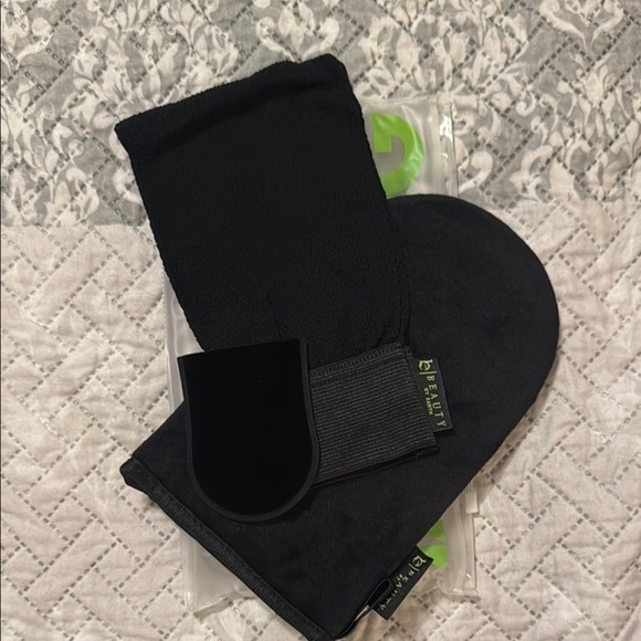 NEW HIGHLY RATED! Beauty by Earth Self Tanner Exfoliation & Application Kit - Picture 8 of 15